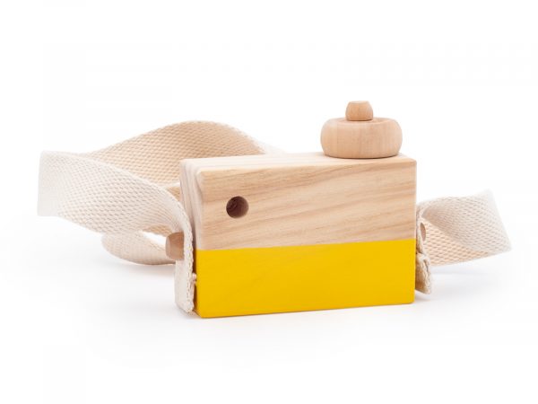 Aparatul foto – jucărie elegantă din lemn, galbenă - imagine 2